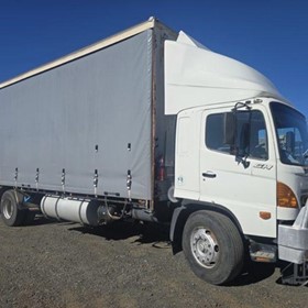 Used Curtainsider Truck | 2007 GH