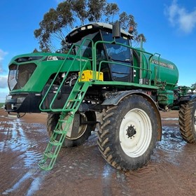 2019 Goldacres G6 Crop Cruiser SP Sprayer