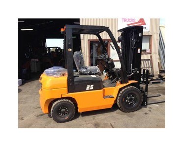 Hangcha - 4.5m Diesel Powered Forklift