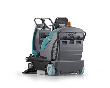 Tennant - Compact Battery Ride-On Sweeper | S680 