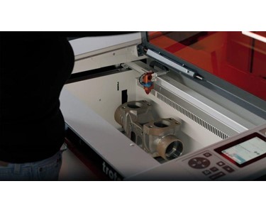 Trotec Laser - Laser Engraver | Laser Cutter | Speedy 100 cross