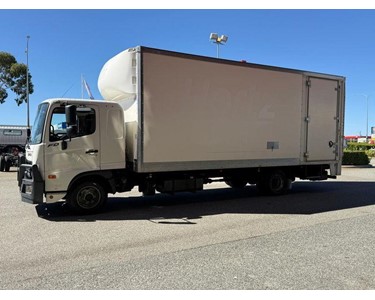 Hino - Used Pantech Truck 2021 500 Series FD1124 Auto 8790