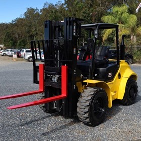 Diesel Forklift | 2.5T 4WD