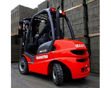 Manitou - Petrol & Diesel Powered Forklifts I MI 35D