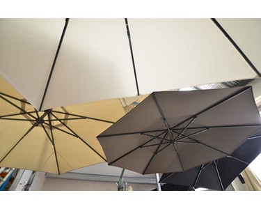 Indoor Outdoor Imports - Cantilever Umbrella CL-AG28-350 3.5m-Octagonal