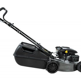 Self Propelled Lawn Mower | XT675