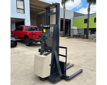 Crown 1T Walkie Stacker with 3300mm lift - Crown 20MT130A