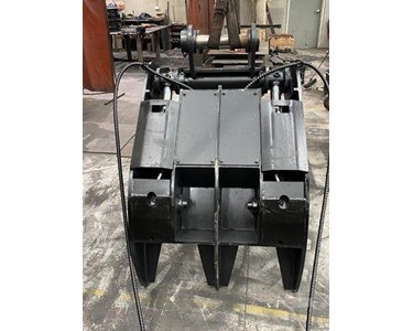 Roo Attachments - Log Grapples Attachments | 20T-GRAB-M-BF