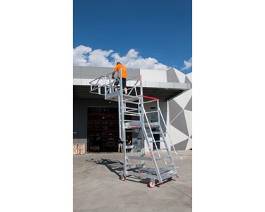 Mobile Access Platform | Height Adjustable Platform with Guardrails