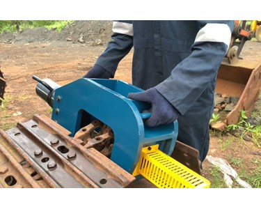 HEMS -  Pin Pusher for Small Tracks: HEPP 30T & 50T
