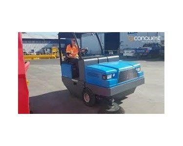 Conquest - Extra-Large Heavy Duty 4WD Ride-on Sweeper | RENT OR BUY | PB200