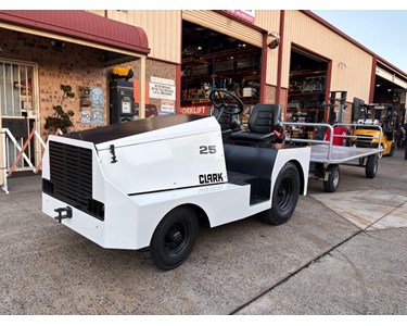 CLARK - Used Tow Tractor & Trailer Combo | Petrol