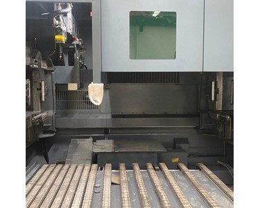 Superior - Heavy-duty 3D Laser Profile and Pipe Cutting Machine | TubeX 550