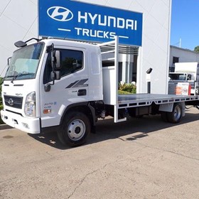 EX10 ELWB Beaver Tail Truck