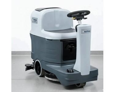 Nilfisk - Micro Ride-On Scrubber Dryer SC2000 53B