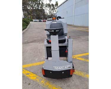 Conquest - Used Conquest SDS85E Ride-On Floor Scrubber | Formerly Conquest CRZ - 