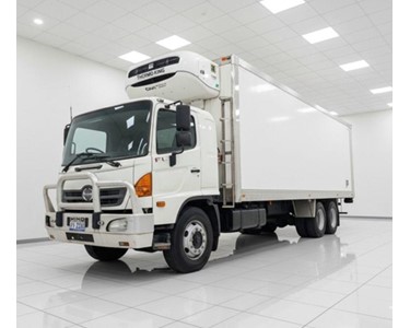 Hino - 2011 HINO FL (6X2) 14 Pallet Refrigerated Truck