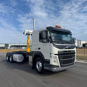 Used Hooklift Truck | 2018 FM410 