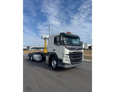 Volvo - Used Hooklift Truck | 2018 FM410 