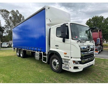 Hino - 700 Series FR 2632 Curtainsider Truck