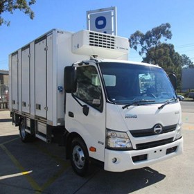 Used Refrigerated Truck | 300 Series 816 
