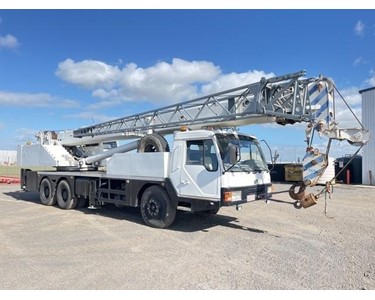 Zoomlion - Pre Owned Hydraulic Truck Crane | QY25H