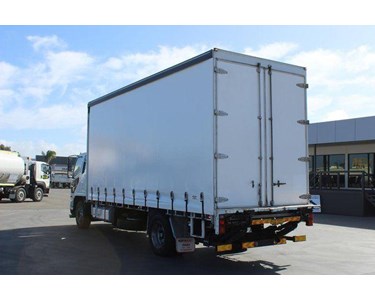 Mitsubishi - Used Refrigerated Truck | 2015 Fighter 1627 Tautliner FUSO 