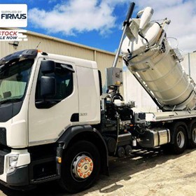 Liquid Whale 3 Vacuum Tanker Tipping