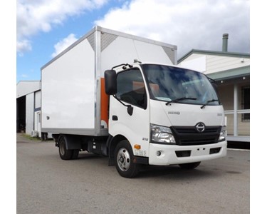 Hino - Used Pantech Truck 616