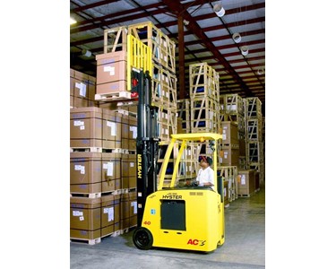 Hyster - Warehouse Narrow Aisle Forklift Truck | C1.0-1.5 Series