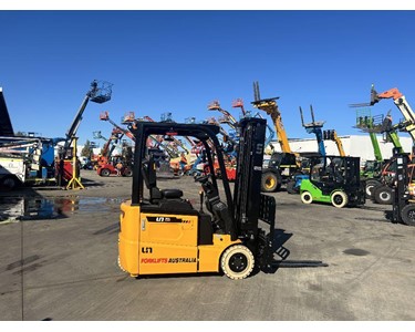 Un Forklifts - 1.8T 3 Wheel Forklifts | FBT18 4.0 Triplex