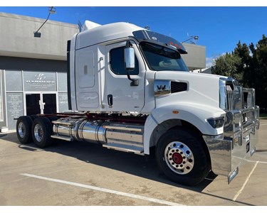 Western Star - 48X 48" Sleeper Prime Mover With Dovetail & Bullbar