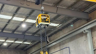 How Can You Hire Lifting Equipment for Precise Load Control?