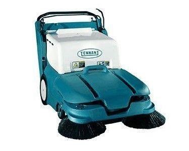 Tennant - Walk-Behind Sweeper | 3640 