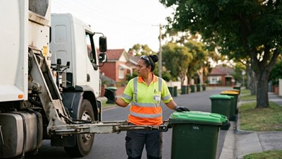Which Garbage Truck to Buy? Loader Type, Body Size & Lift Guide