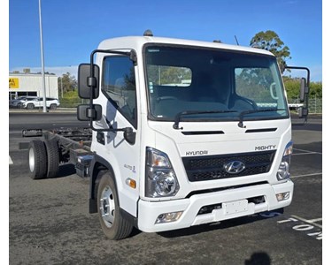 Hyundai - Hyundai Mighty EX4/EX6 Cab Chassis Truck LWB