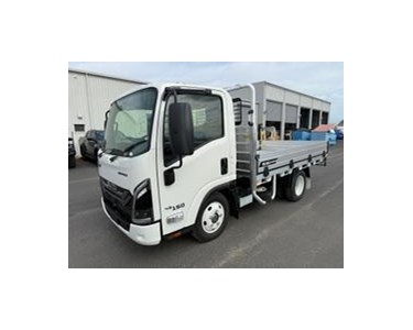 Isuzu - Tray Truck | NLR 45-150 DT D25 Traypack