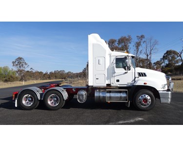 Mack - Used Prime Mover | CMMT 2013