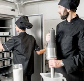 What kind of refrigeration does your commercial kitchen need? A fridge or blast chiller?