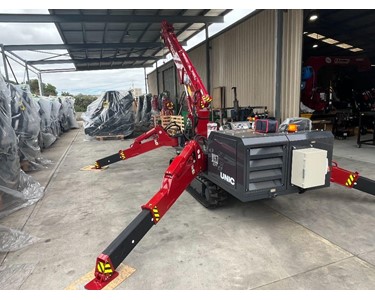 Unic - Mini Crawler Crane URW376 