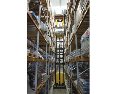 Hyster - Warehouse Narrow Aisle Forklift Truck | C1.0-1.5 Series