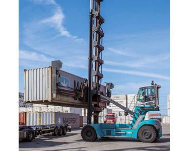 Konecranes - Empty Container Handler | 3-8 High