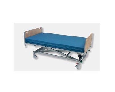 Hospital Bariatric Bed Invacare Octave