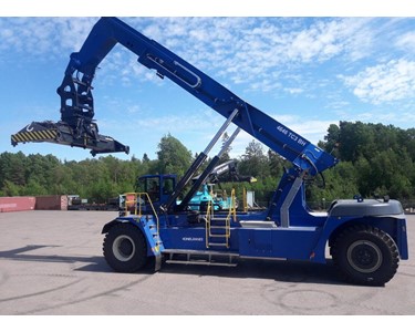 Konecranes - Container Reach Stacker | Barge handling reach stackers