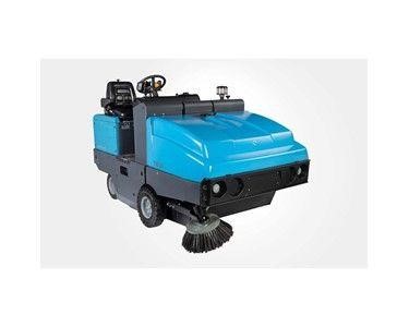 Conquest - Hydraulic 4WD Ride-On Sweeper | RENT, HIRE or BUY | PB180DK-4 