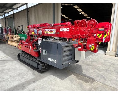 Unic - Mini Crawler Crane URW376 