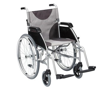 Drive DeVilbiss - Ultra-Light Aluminium Manual Folding Wheelchair