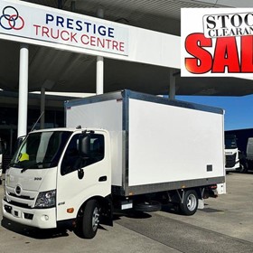 300 Series 616 Pantech Truck