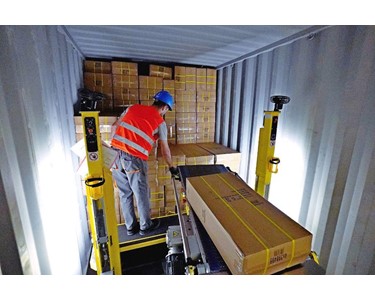 SCHMALZ - Portable Conveyor Systems Destuff-it™ / Restuff-it™