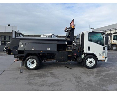 Isuzu - Used Service Truck | 2011 N Series NQR 450 